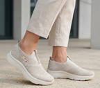 CLOUDYSkechers